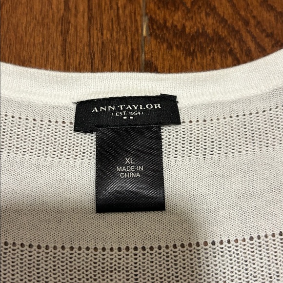 Ladies size XL lightweight white long sleeve Ann Taylor pullover sweater - Picture 5 of 12